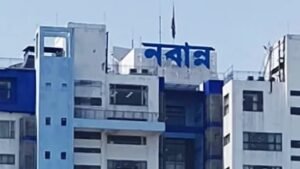 “১০.১৫ মিনিটের পর অফিস ঢুকলেই লেট”-সরকারি কর্মীদের জন্য কড়া নিয়ম নবান্নের
