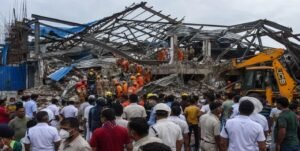 নকশায় ত্রুটিই কি কারণ? তারাতলায় ছাদ ভেঙে প্রাণহানি; তদন্তের নির্দেশ শুভেন্দু অধিকারীর