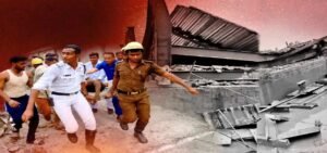 হড়মুড়িয়ে ভেঙে পড়ল ৫ তলা উঁচু কাঠামো! চোখের সামনে ধ্বংসলীলা দেখলেন তারাতলার বাসিন্দারা