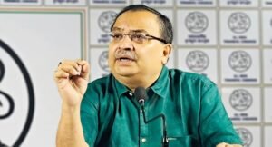 ‘প্রেমপত্র এল, জবাব দেব!’ আইনি প্যাঁচে কুণাল ঘোষ, ২১ জুলাইয়ের সভার অনুমতি কি অধরা?