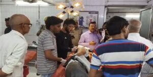 আদালত থেকে ফেরার পথেই বিপদ! আইনজীবী সতীশ অবস্থীকে ঘিরে ধরে বেধড়ক মারধর দুষ্কৃতীদের