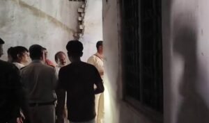 “উইপোকার পেটে বই, মাকড়সার জাল”-১৯৫৩ সালের লাইব্রেরির বেহাল অবস্থা দেখে মন্ত্রীর হতাশা