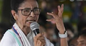 মমতার বাড়ির ঠিকানায় সিআইডি হানা! উত্তাল রাজনীতি, তীব্র ক্ষোভে ফুঁসছেন কল্যাণ