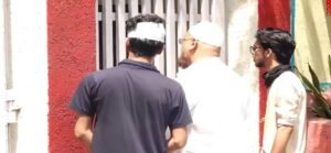 পরীক্ষা কেন্দ্রে ঢুকতে মরিয়া চেষ্টা, দুর্ঘটনাগ্রস্ত ছাত্রকে ফেরালো কর্তৃপক্ষ! নেটিজেনদের ক্ষোভ