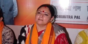 মমতার বাড়িতে সিআইডি! প্রাক্তন মুখ্যমন্ত্রীকে গ্রেফতারের দাবি জানিয়ে হুঁশিয়ারি অগ্নিমিত্রার