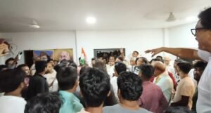 সাংসদ ও প্রাক্তন সাংসদকে সামনে রেখেই মারপিট! পার্টি অফিস নিয়ে উত্তপ্ত মালদার চাঁচল