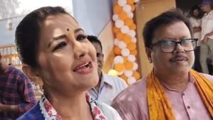 ‘১৫ বছরের সম্পর্কে ইতি, আর ফিরব না!’ দল ছেড়েই চোখে জল রচনার, এবার কার হাত ধরছেন হুগলির সাংসদ?