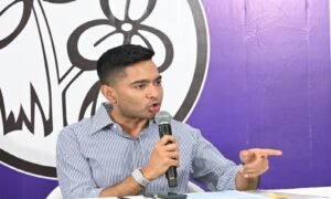 ‘ডাবল ইঞ্জিন নয়, ডাবল বিপর্যয়!’ মুর্শিদাবাদের দুর্ঘটনা নিয়ে প্রশ্ন তুলে গর্জে উঠলেন অভিষেক