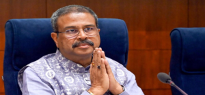 ‘শিক্ষা চোরি’ স্লোগানে তোলপাড় সংসদ! পদত্যাগী ধর্মেন্দ্র প্রধানকে ঘিরে ধরে বীরের সংবর্ধনা এনডিএ শিবিরের
