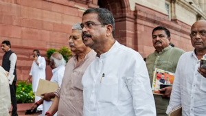 NEET প্রশ্নপত্র ফাঁসের জেরে পদত্যাগ ধর্মেন্দ্র প্রধানের! দেশের নতুন শিক্ষামন্ত্রী হলেন কে? জানুন প্রথম প্রতিক্রিয়া
