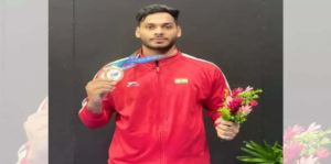 মাত্র ১ কেজির জন্য হাতছাড়া সোনা! গ্লাসগো কমনওয়েলথ গেমসে দুর্দান্ত রুপো জয় ভারতের ভাল্লুরি অজয় বাবুর