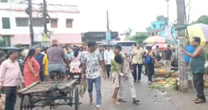 এলাকায় ধারাবাহিক ইলেকট্রিক তার চুরি! চোর সন্দেহে তিন যুবককে আটকে রেখে তুমুল গণধোলাই আসানসোলে