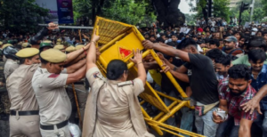 সংসদে আজ চরম হাঙ্গামা! নিট আন্দোলনকারীদের ওপর পেলেট গান ও লাঠিচার্জ নিয়ে আলোচনার দাবিতে উত্তাল দুই কক্ষ