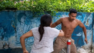 ‘কোথায় যাচ্ছো তুমি?’ রাস্তার মাঝে স্বামীর কলার ধরে জামা ছিঁড়লেন স্ত্রী! তারপর যা ঘটল…