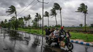 নিম্নচাপের চোখ রাঙানি! কাঁথির কাছ দিয়ে ঠিক কখন স্থলভাগে ঢুকছে অতি গভীর নিম্নচাপ?