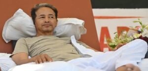 পরীক্ষা ব্যবস্থায় সংস্কারের দাবিতে অনশন: সোনমের স্বাস্থ্যের অবনতিতে জরুরি হস্তক্ষেপ হাইকোর্টের