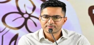 চিকিৎসার প্রতিশ্রুতি ও সরকারি গাফিলতি? শিশুকন্যার ডান হাত হারানোর ঘটনায় উত্তাল বিষ্ণুপুর