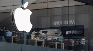 পকেটে টান পড়তে চলেছে Apple গ্রাহকদের! কত টাকা বাড়ল মাসিক খরচ? দেখে নিন নতুন তালিকা
