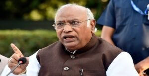 সংসদে মোদী-রাহুল তরজা তুঙ্গে: প্রধানমন্ত্রীর কটাক্ষের পাল্টা জবাব দিলেন মল্লিকার্জুন খাড়গে