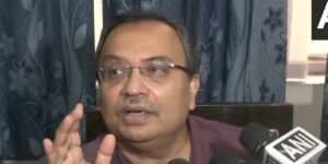 ‘সরকার চালাবেন, আবার বিরোধীও পুষবেন!’ বিধানসভায় নিজের দলের বিরুদ্ধেই বিস্ফোরক অভিযোগ কুণাল ঘোষের
