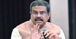 ছাত্র বিক্ষোভ আর গোপন গোয়েন্দা রিপোর্টের জেরে পদত্যাগ! ধর্মেন্দ্র প্রধানের ইস্তফা নিয়ে বড় আপডেট