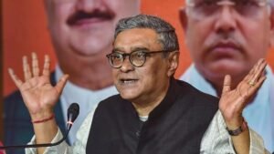‘কোনো প্যান্ডেল ভাঙা হয়নি!’ দেশপ্রিয় পার্কের পুজো বিতর্ক নিয়ে মুখ খুললেন রাজ্যের মন্ত্রী স্বপন দাশগুপ্ত