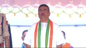 বাংলায় নতুন ইতিহাস! রেড রোডে প্রথমবার জাতীয় পতাকা তুললেন মুখ্যমন্ত্রী শুভেন্দু অধিকারী