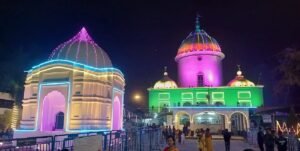 “জল্পেশ মন্দিরে রেকর্ড ভাঙা ভিড়!”-ভক্তদের ওপর হেলিকপ্টার থেকে পুষ্পবৃষ্টি