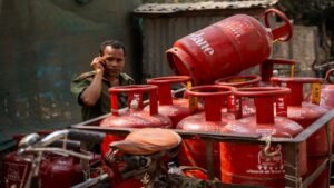 কোন কোন বাড়িতে বন্ধ হবে LPG সিলিন্ডার দেওয়া? জানুন কেন্দ্রের নতুন নির্দেশিকা