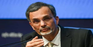 ইথানল মিশ্রণ বাড়তেই বড় সতর্কবার্তা মুখ্য অর্থনৈতিক উপদেষ্টার! খাদ্য বনাম জ্বালানি নিয়ে বিরাট জল্পনা