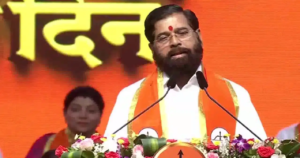 ‘বন্দে মাতরম’-এর জায়গায় বাজল বলিউডের জনপ্রিয় গান! উপমুখ্যমন্ত্রীর সামনেই ঘটে গেল বড় কেলেঙ্কারি