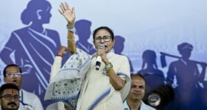 “বেতন ও বাড়িভাড়া দেওয়া যাচ্ছে না”— অ্যাকাউন্ট খুলতে গিয়ে আদালতে বড় প্রশ্নের মুখে তৃণমূল!