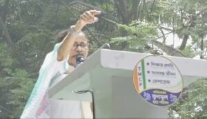 যাঁরা এখনও টাকা পাননি, তাঁদের হয়ে সরাসরি সওয়াল! মঞ্চ থেকে বড় হুংকার প্রাক্তন মুখ্যমন্ত্রীর