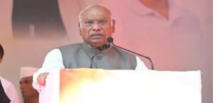 “সংসদে বিতর্ক করতে ভয় পাচ্ছেন কেন?” নিট প্রশ্নফাঁস ও বেকারত্ব নিয়ে মোদী-শাহকে খোঁচা মল্লিকার্জুন খাড়গের