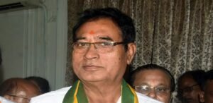 বঙ্গবিভূষণ খোয়ানোর পরও সুর নরম করলেন না অনন্ত মহারাজ! নেতাজি বিতর্ক নিয়ে দিলেন আজব যুক্তি