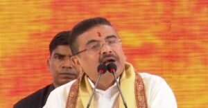 সরকারি প্রকল্পের টাকা বন্ধ! ক্ষোভে ফেটে পড়ে সোজা মুখ্যমন্ত্রীর সভার সামনে বিক্ষোভ দেখালেন মহিলারা