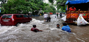 সপ্তাহের শুরুতেই চরম ভোগান্তি! নাগাড়ে বৃষ্টিতে জলমগ্ন কলকাতার কোন কোন এলাকা?