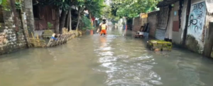 টানা বৃষ্টির জের! ঘরের ভেতর গোড়ালি সমান জমা জলে পড়ে প্রাণ হারালেন ৭০ বছরের বৃদ্ধ