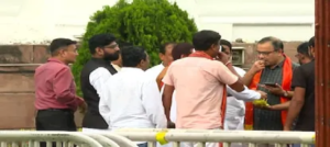 গেরুয়া উত্তরীয় পরে বিধানসভায় কুণাল ঘোষ! আচমকা এই বদল ঘিরে রাজ্য রাজনীতিতে তীব্র জল্পনা