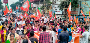 অন্নপূর্ণা যোজনার টাকা ব্যাঙ্ক অ্যাকাউন্টে পেতেই বেহালায় জয়জয়কার! বিজেপি মহিলা মোর্চার মিছিলে বাঁধভাঙা উচ্ছ্বাস