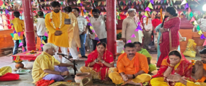 হরিনাম সংকীর্তনে ধুন্ধুমার! প্রাক্তন কাউন্সিলরকে কেন্দ্র করে দুই পক্ষের সংঘর্ষ, ইটবৃষ্টিতে ফাটল মাথা