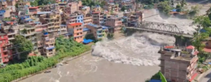নেপালের ভয়াবহ হড়পা বানে বিরাট বিপর্যয়! ১০৫ জন ভারতীয় পর্যটক নিখোঁজ হতেই চরম উৎকণ্ঠা!