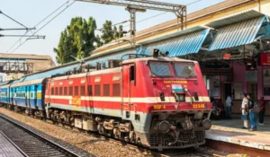 পুজোর মরশুমে দূরপাল্লার যাত্রীদের জন্য বিরাট স্বস্তি! কোন কোন রুটে স্পেশাল ট্রেনের মেয়াদ বাড়াল রেল?
