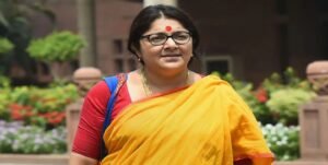 ‘বাঙালি কব্জি ডুবিয়ে মাছ-মাংস খাবে!’ পুজোয় আমিষ বিতর্ক নিয়ে দিলীপ-সজলদের পর মুখ খুললেন লকেট