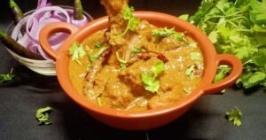 লাল ঝোল নয়, এবার জমজমাট সাদা তিল দিয়ে বানান শাহী চিকেন! স্বাদে গন্ধে তাক লাগিয়ে দিন অতিথিকে
