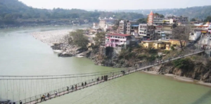 যোগ সাধনার পবিত্র শহরেই বিষাক্ত বাতাস! আধ্যাত্মিকতার তীর্থক্ষেত্র কেন পিছিয়ে পড়ল বায়ু মানের তালিকায়?