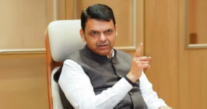 এক কলমে ছাঁটাই সাড়ে পাঁচশো কর্মী! মহারাষ্ট্রের মন্ত্রীদের অফিসে এই কড়া পদক্ষেপে কিসের ইঙ্গিত?
