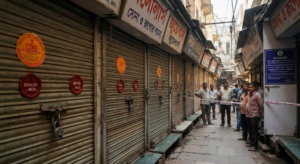 চাঁদনি চকে একসঙ্গে ৫৪টি সোনার দোকানে তালা! কোটি কোটি টাকার গয়না নিয়ে মাথায় হাত ব্যবসায়ীদের