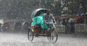 থামছে না বর্ষার তাণ্ডব! আগামী কয়েকদিন রাজ্যজুড়ে কোন জেলাগুলিতে জারি হলো ভারী বৃষ্টির লাল-হলুদ সতর্কতা?