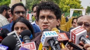 আন্দোলন প্রত্যাহার ঘিরে নয়া মোড়! যন্তর মন্তরের বিক্ষোভে ‘দাগী আসামি’দের উপস্থিতি নিয়ে সুপ্রিম কোর্টের কড়া পদক্ষেপ